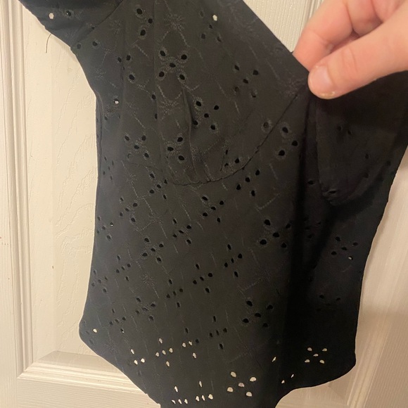 Women’s size medium( runs small ) - Picture 4 of 4